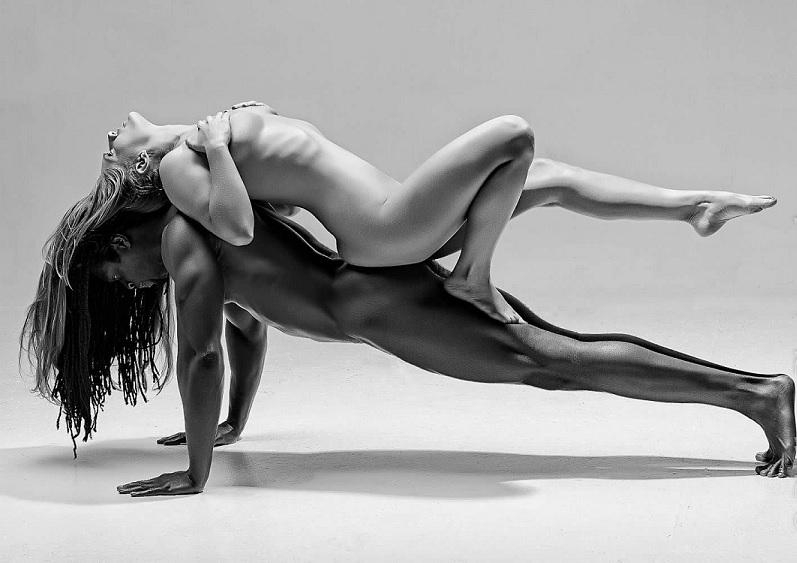 del ross share nude couple yoga photos