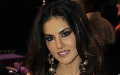 catherine bray recommends sunny leone nu pic