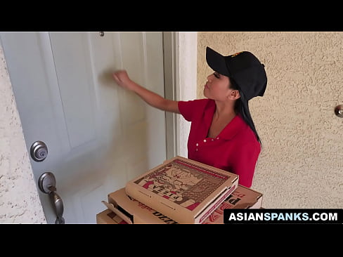 adrianna lovell add ember snow pizza delivery photo