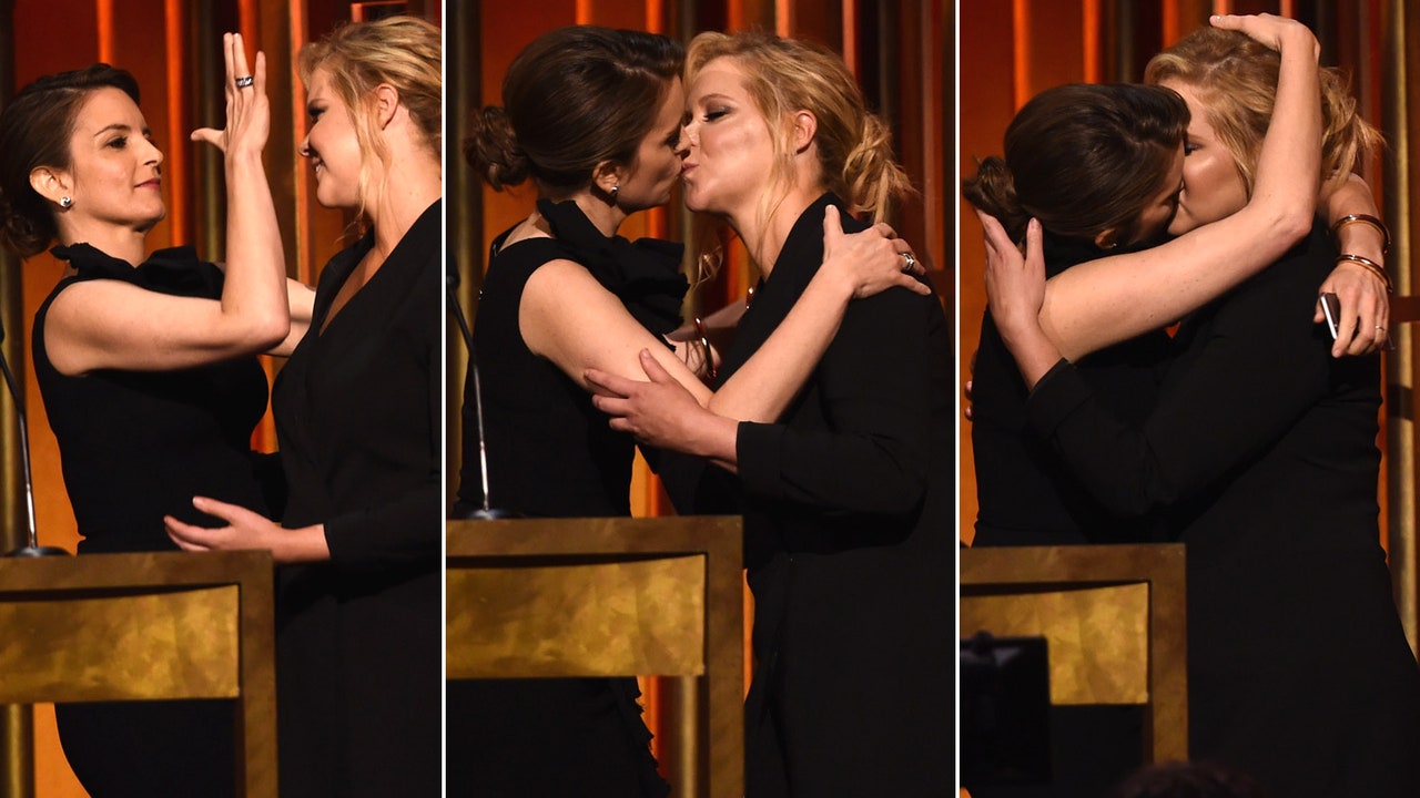 cynthia blom recommends celebrity lesbian kiss pic