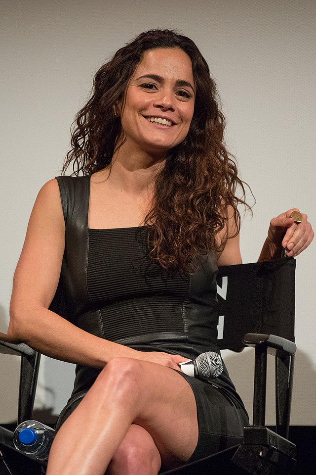 diallo fatou recommends Alice Braga Hot