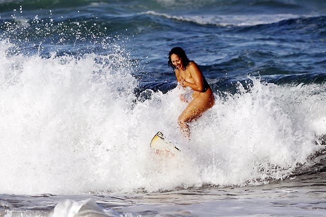 ahmad katerji add photo surf nudes