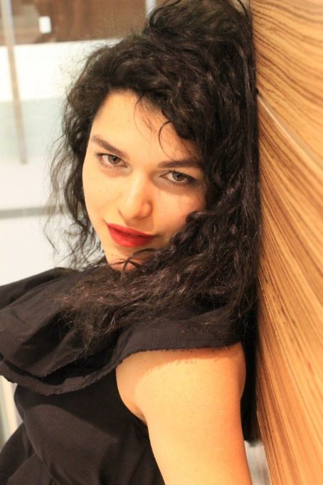 carol allender recommends eve harlow hot pic