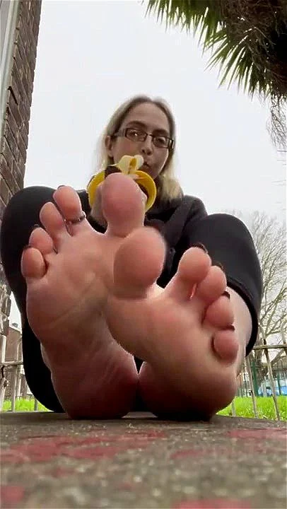 daphne ganases share gilf feet porn photos