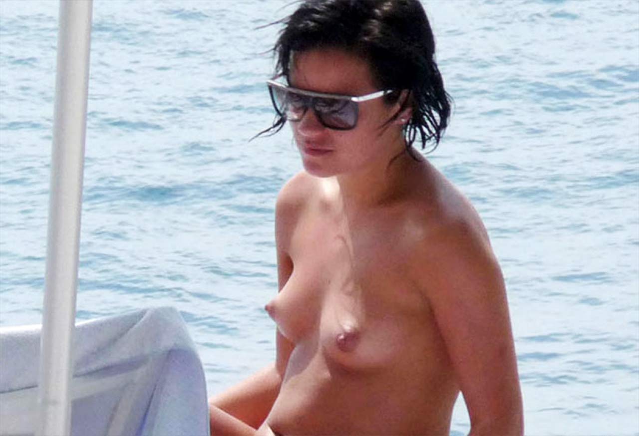 cad nepal share lily allen nude photos