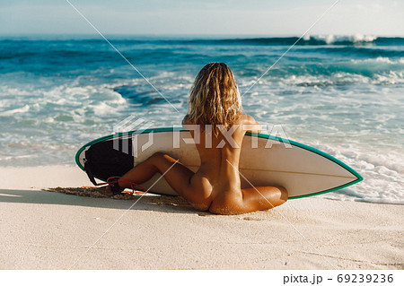 amanda mikkelson recommends Naked Surfboarding